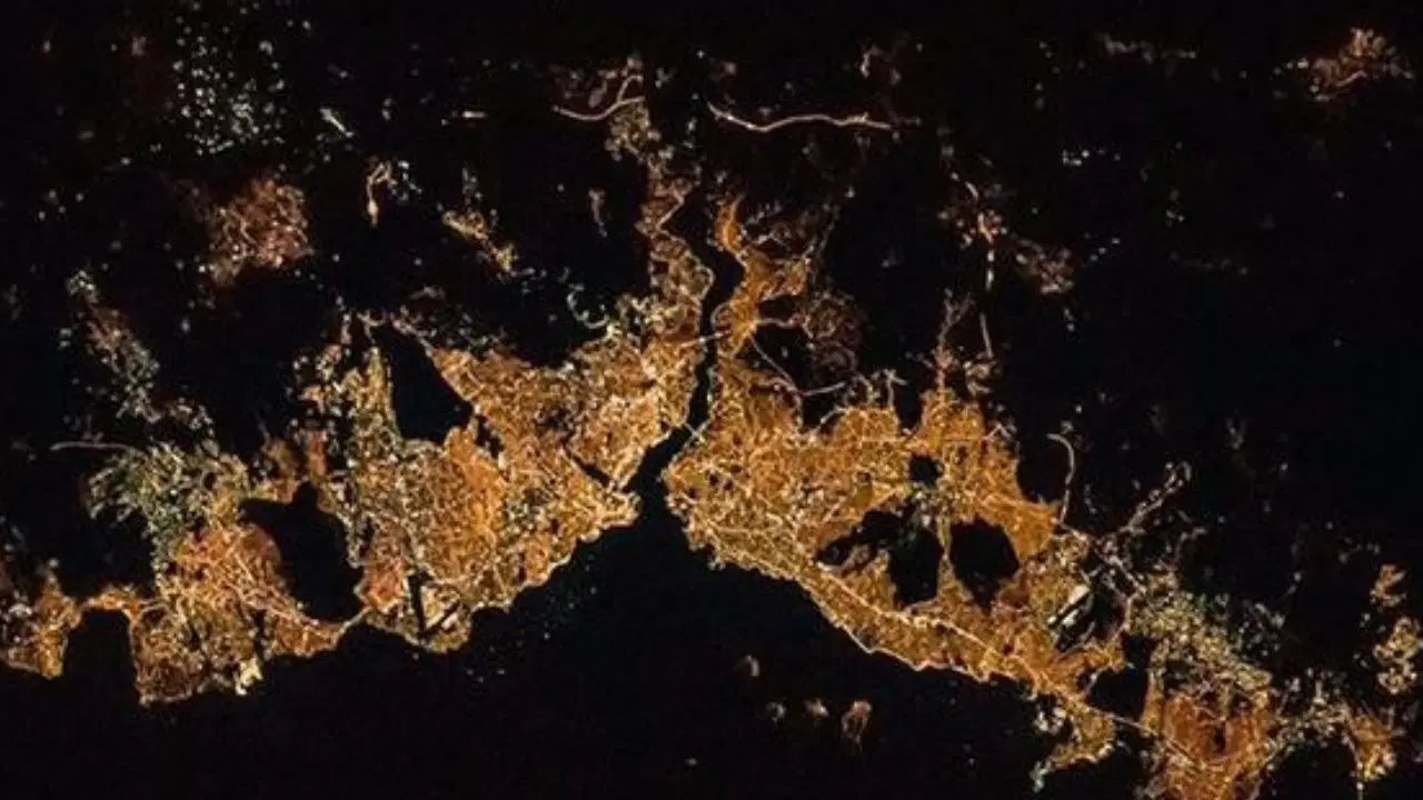 Uluslararası Uzay İstasyonu'ndan İstanbul’un Büyüleyici Manzarası: Astronotların Objektifinden Dünya Güzelği
