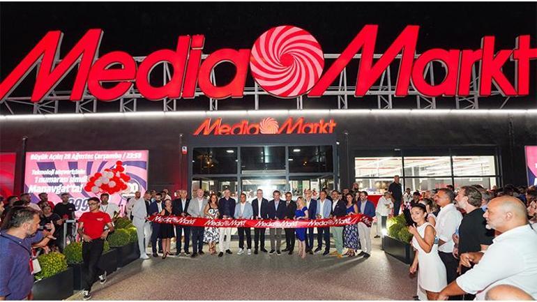 MediaMarkt, Türkiye'de yatırımlarına devam edeceğini söyleyerek 100'üncü mağazasını açtı