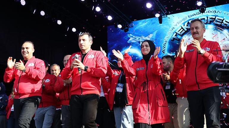 Vatandaşlar TEKNOFEST Adana'ya akın etti... Selçuk Bayraktar: TEKNOFEST'te dünyayı değiştirecek projeler olacak