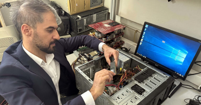 Harun Öğretmen 150 bilgisayarı ücretsiz dağıttı