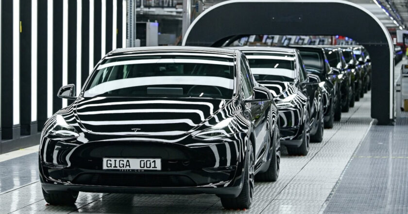 Tesla on binlerce aracı hatırlamaya karar verdi: 1 yıldır araştırıldı