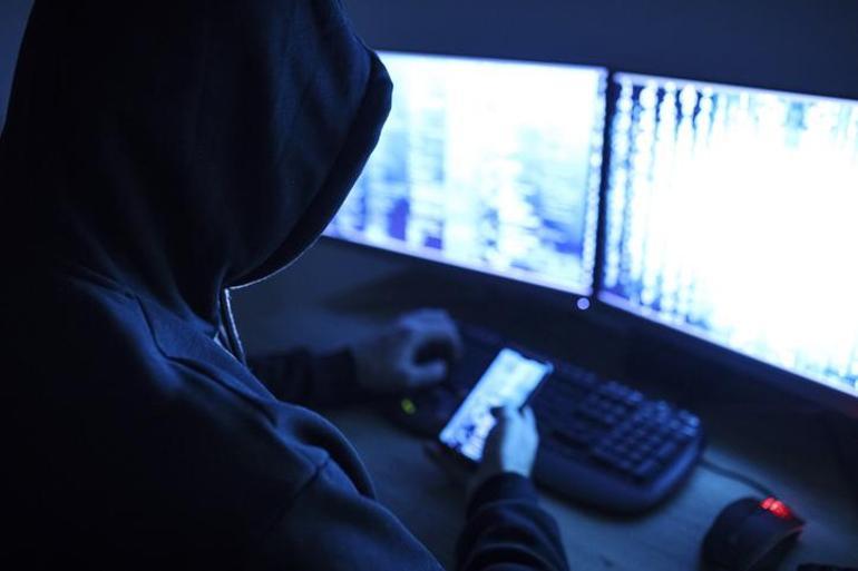Korkmuş FBI beyanı, risk Türkiye için de geçerlidir: Biri bize yatak odasında bir televizyon izliyor