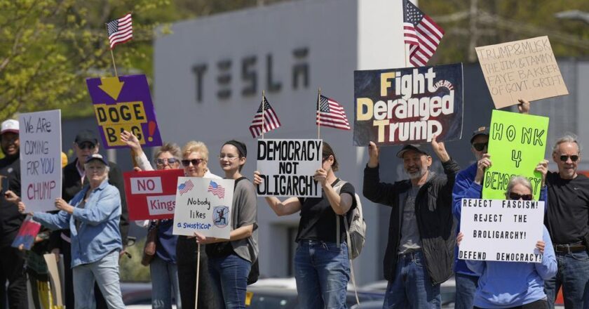 Musk’ın kararları Tesla’yı vurmuştu… Protestolara maruz kalan şirketin yaptığı büyük stratejik hata