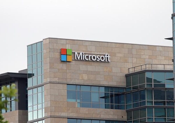 Microsoft’tan Çin yapay zekası DeepSeek’e yasak
