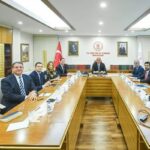 Bakan Ersoy ‘Önemli bir eksiklik’ dedi! Baskılar sonuç verdi: Spotify, Türkiye’de ofis açıyor