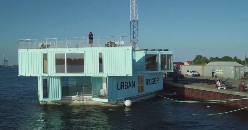 Konut sorununa karşı yüzer konteyner evler