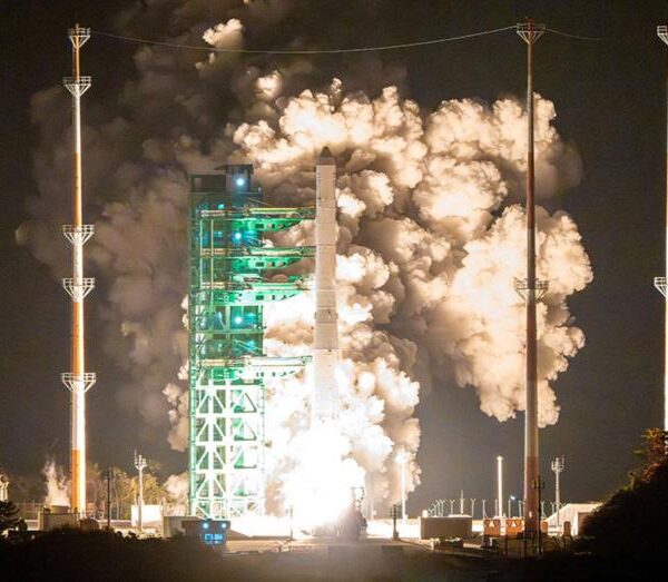 Güney Kore’nin “Nuri” Roketi Tarih Yazdı