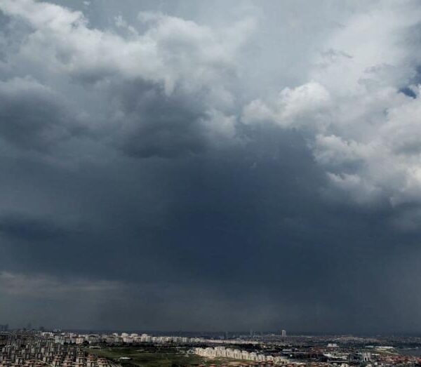 Komplo Teorileri Yeniden Canlandı: ABD Ordusu Havaya Zehirli Kimyasallar Mı Yaydı?