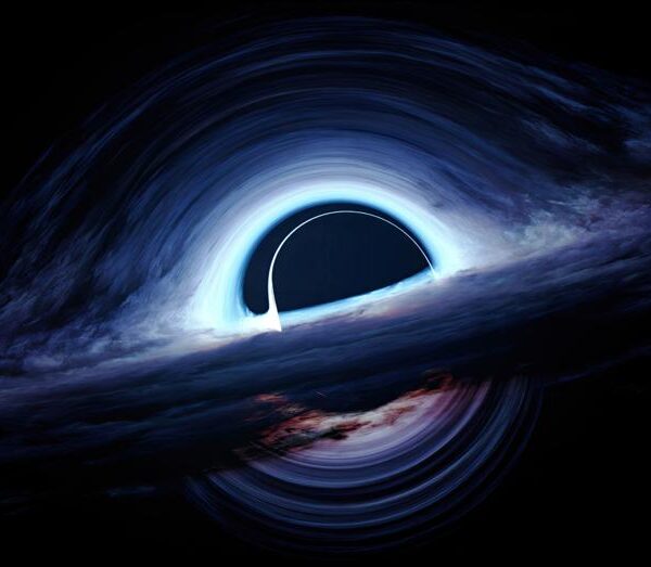 Kara delik vücudunuzdan geçerse neler yaşanır? Fizikçiler hesapladı!
