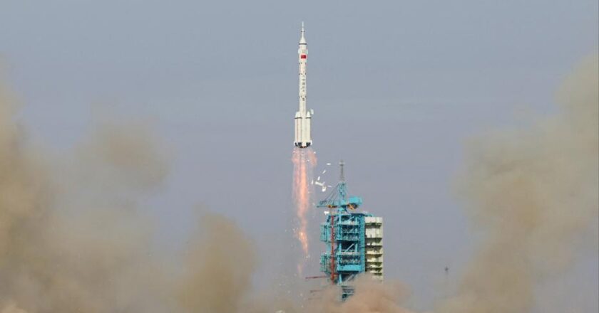 Çin’in Yeniden Kullanılabilir Roketi Uzayda Yangın Çıkardı