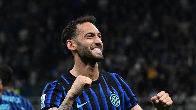 Süper Lig devinden Hakan Çalhanoğlu bombası! Transfer bu kez bitiyor